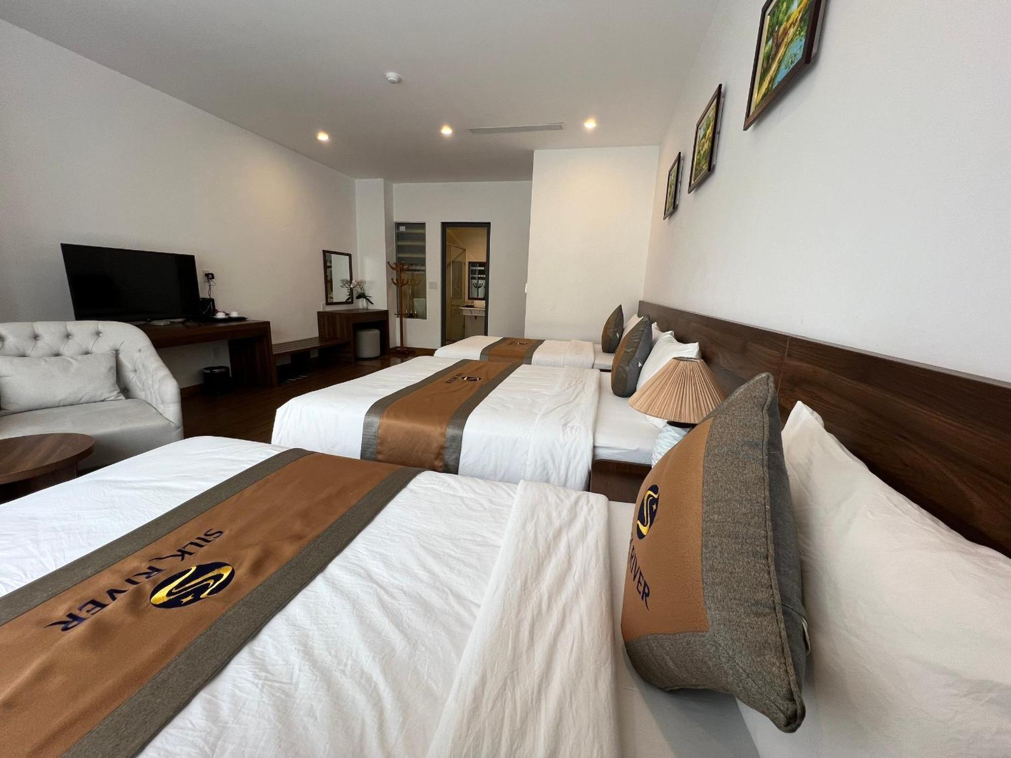 Silk River Hotel Ha Giang Exterior photo