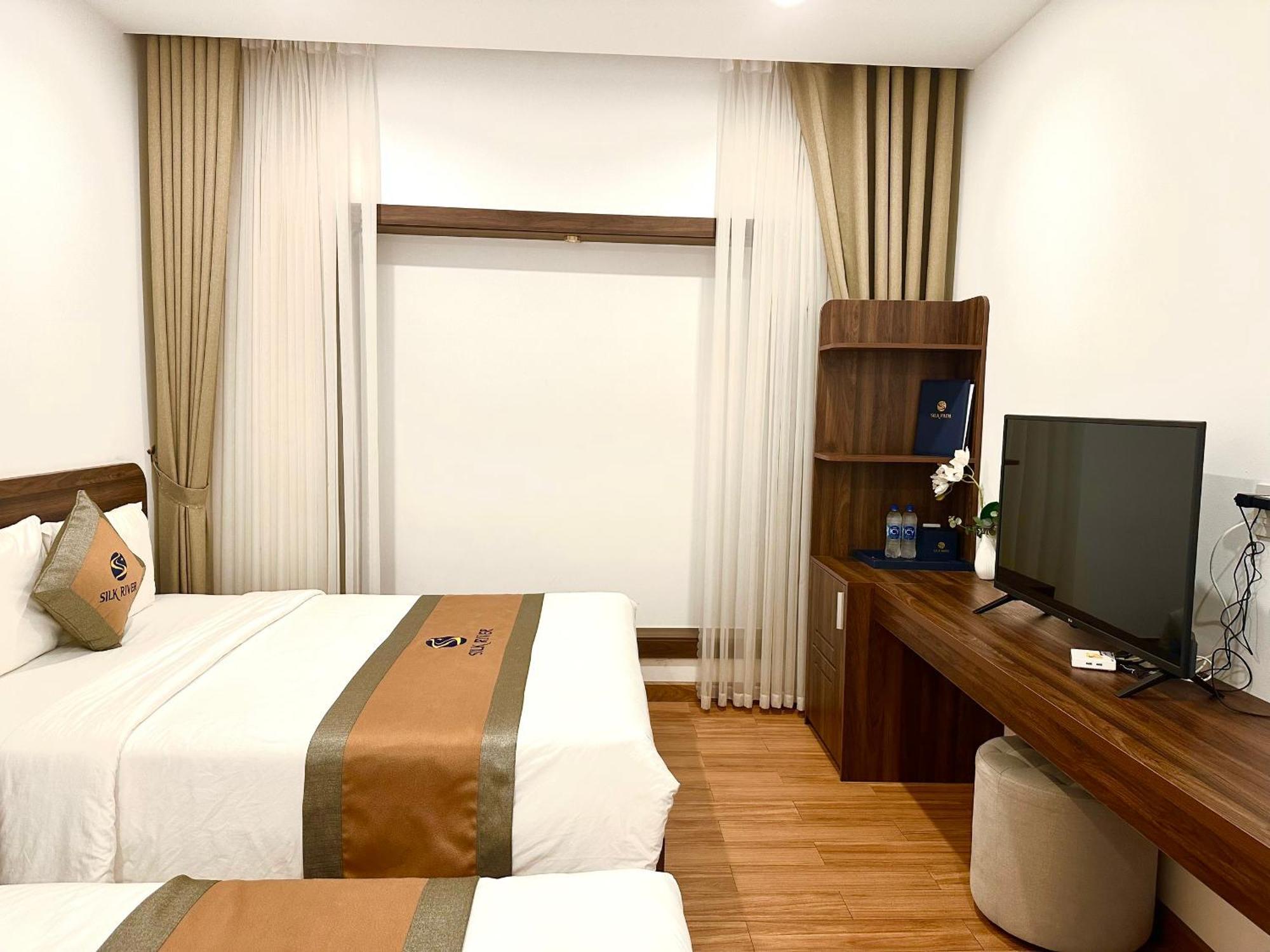 Silk River Hotel Ha Giang Exterior photo